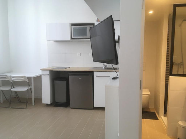 Ce mini appartement a tout ce que l’on demande : <br />Une cuisine équipée, une  Lyon, France Ma petite maison✨ Entire rental unit vacation rental 48170642