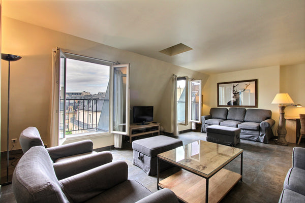 Given the current situation, our agency is very proud to include to your booking Paris, France iNSURANCE INCLUDED-1 BD St-Lazare quiet & luminous Entire rental unit vacation rental 4206844