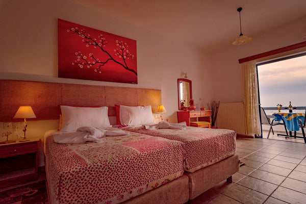 The apartment is located in Paleochora 400 meters from the famous 