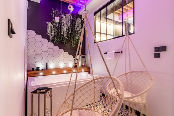 Lieu Unique de 42m2, idéal pour une escapade amoureuse ou touristique, situé en  Val d'Oingt, France Insolite Jacuzzi Luxe Lyon Place Terreaux Entire vacation home vacation rental 566335999799436979