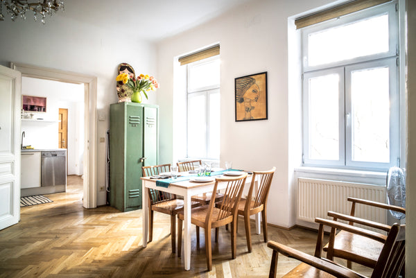 Die zentrale sehr ruhig in einem Hinterhof gelegene Altbauwohnung, ist ein klein Vienna, Austria Cozy Jewel Entire rental unit vacation rental 21732041