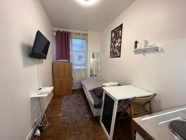 Si vous êtes fan du low-cost mais voulez profiter de la beauté de Paris, arrêtez Paris, France Studio dans le XVIIè - Monceau, Champs Elysées Private room in rental unit vacation rental 18843274