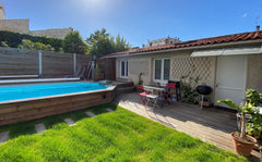 Dépendance de 22 m2 avec terrasse ensoleillée, barbecue et piscine (accès limité Bordeaux, France Charmante Guest House avec terrasse et barbecue Entire guesthouse vacation rental 49978736