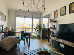 Logement calme et spacieux à 2 min à pieds des transports en commun. <br />Proch Bourgoin-Jallieu, France Calme, Spacieux et lumineux. Terrasse plein Sud ☀️ Entire rental unit vacation rental 43877950