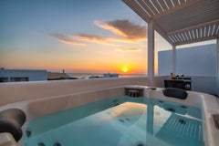 Situated within the Oia Caldera district in Oia, Elea Hub has a balcony with a h  Elea Hub with hot tub in Oia Entire rental unit vacation rental 37738179