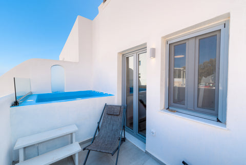 A romantic first level suite,always cleaned and heated outdoor jacuzzi with seav Greece The Muse 7-Suite_Outdoor Jacuzzi_1st floor Entire rental unit vacation rental 32861573