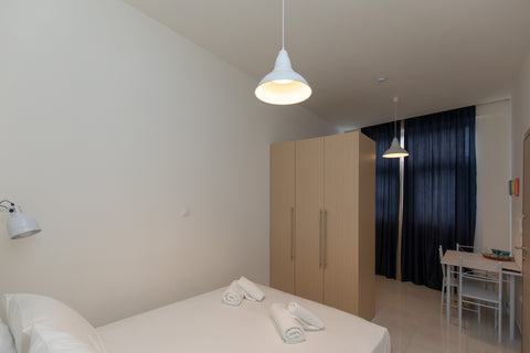 A Brand new fully suited studio room in the hottest location of Athens!<br /><br Tel Aviv-Yafo, Tel Aviv District, Israel Centrally Located fully suited Studio Apartment Entire rental unit vacation rental 30916074