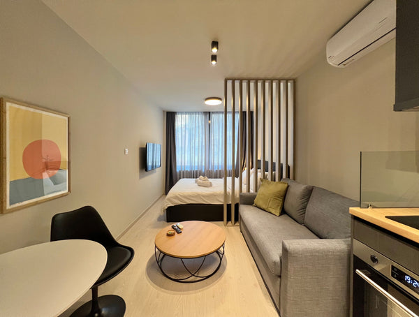 Enjoy a stylish experience at this centrally-located place.<br /><br /><b>Licens Thessaloniki, Greece #Aura Studios & Suites (B2) Entire serviced apartment vacation rental 641015129794422970