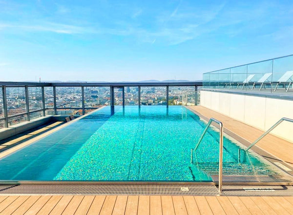 Located in between Viennas biggest Park, a calming river and Viennas vibrant cit Vienna, Austria Rooftop-Pool and free parking Entire condo vacation rental 574662716312554821
