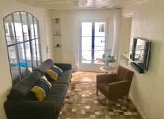 Very central, this 2 bedroom flat is 20 m way from the nearest metro station, L8 Paris, France 2 bedroom Flat Entire condo vacation rental 15217118