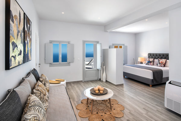 Inspired by the endlessness of open sea that embraces and completes the impressi  Deluxe Sea View Suite with Private Pool Room in hotel vacation rental 43572188