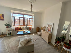 Agréable studio très lumineux il est situé au 3ème étage dans un immeuble calme.  Beau studio Bruxelles Schaerbeek Entire rental unit vacation rental 49723056