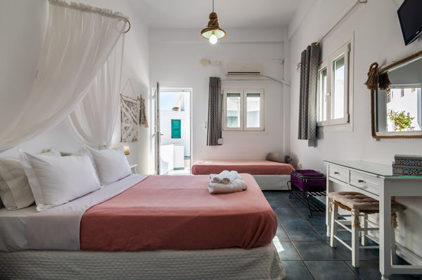 A beautiful studio in the midle of Plakes village, Giorgantis Studio, has modern Plaka, Greece Giorgantis Studio Entire rental unit vacation rental 47084402