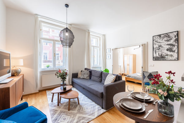 Beautiful new apartment in the city centre of Prague. Very light and sunny. Few  Prague, Czechia Stylish Apt. in Centre CHARLES BRIDGE 15min walk Entire rental unit vacation rental 994758