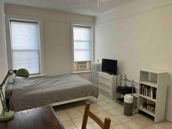 Quiet, sunny, super clean studio apartment with eat-in kitchen. Right next to th New York, United States Rental unit in Brooklyn · ★4.75 · 1 bedroom · 1 bed · 1 bath Entire rental unit vacation rental 20017882