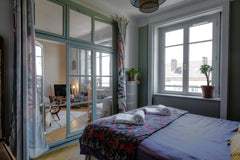 Charming apartment located in Lyon. The accommodation is located in a pleasant a Lyon, France Warm and pleasant apartment - Lyon Entire rental unit vacation rental 35819517