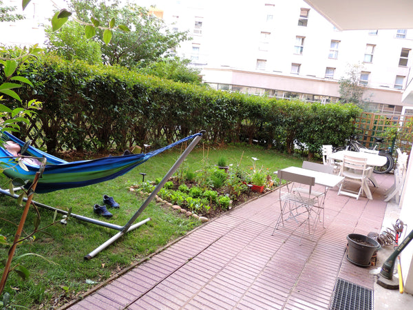 Appartement 2 pièces, avec jardin privatif, fraîchement rénové, résidence calme. Lyon, France Appartement T2 au calme Entire rental unit vacation rental 21592162