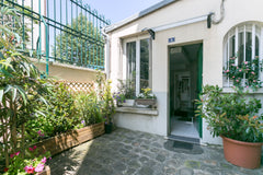 A 20 sqm comfortable studio totally refurbished<br />Very close to a modern newl Paris, France Little house in Paris Entire townhouse vacation rental 11153837