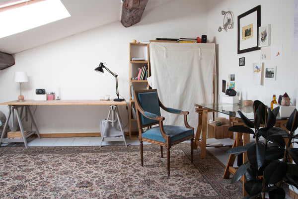 Un charmant studio en plein cœur du 1 er arrondissement. Vous serez à 2 min des   Charmant studio place Sathonay Entire rental unit vacation rental 36222076