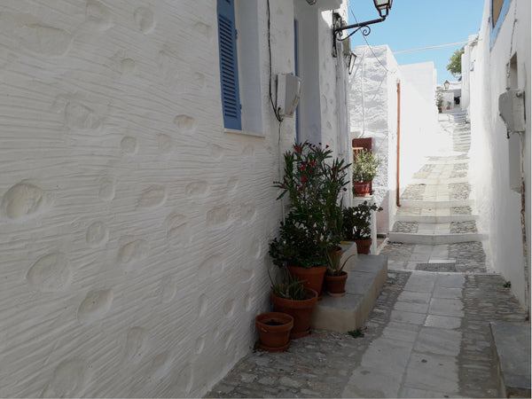The house belongs to the traditional, medieval settlement of Ano Syros (on the i Greece Παραδοσιακό σπιτάκι στην Άνω Σύρο Cycladic home vacation rental 36285498