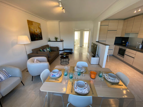 Bel appartement très lumineux, remis à neuf, 2 chambres, salle de bain neuve, be  Appartement BAGO 2 aux portes de Bruxelles Entire rental unit vacation rental 45512520