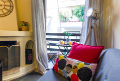 Hi! I'm REA. Μy apartment is a sunny apartment located in a very quite neighbour Athens, Greece Center apartment 100m from the terminal station Entire condo vacation rental 20568256