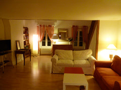 Le duplex est situé dans un charment petit immeuble, au troisième étage sans asc Paris, France Charmant duplex au coeur du village d'Auteuil Entire rental unit vacation rental 14990147