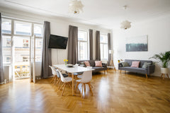 I offer renovated, spacious, modern apartment in the heart of Prague. It is loca Prague, Czechia VIP apartment CITY CENTER! Reconstructed, modern! Entire rental unit vacation rental 36097914