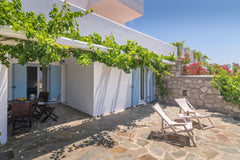 A completely equipped holiday flat, consisting of 2 rooms, bathroom and a large   Comfortable and cozy flat with sea view Entire rental unit vacation rental 44335426