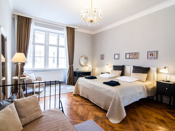 Sonata is a spacious 2-room apartment.<br />It is located in the absolute best a Vienna, Austria Sonata large 1-bedroom apartment nearJudenplatz Entire rental unit vacation rental 430037