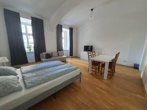 Keep it simple at this peaceful and centrally-located place. Enjoy with family a London, United Kingdom Lovely Modern Historical 1-bedroom Entire condo vacation rental 663070872373235472