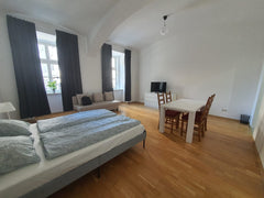 Keep it simple at this peaceful and centrally-located place. Enjoy with family a London, United Kingdom Lovely Modern Historical 1-bedroom Entire condo vacation rental 663070872373235472