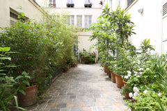 70sqm. Elegant apartment in the end XVIIIth century Marais style. 3 rooms. Bathr Paris, France Large Apartment in the Marais Entire rental unit vacation rental 5448364