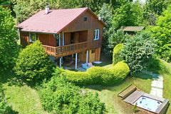 Beautiful villa with terrace, jacuzzi and sauna with stunning view on the mounta Vienna, Austria SKY9 One Bedroom Villa - terrace, jacuzzi & sauna Entire villa vacation rental 630073300324317699
