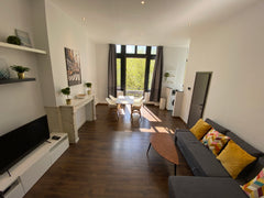 Grand 1 chambre sur l’avenue Louise <br />Pouvant accueillir jusqu’à 4 personnes Uccle, Belgium Cosy @ Louise Entire rental unit vacation rental 53961567