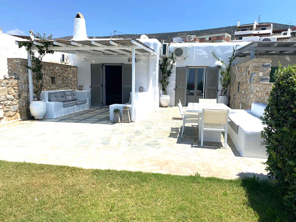 Located in a beautiful complex, in the traditional village of Agairia.<br />Full Athens, Greece Nicolas Apiannes Village Entire home vacation rental 11836633