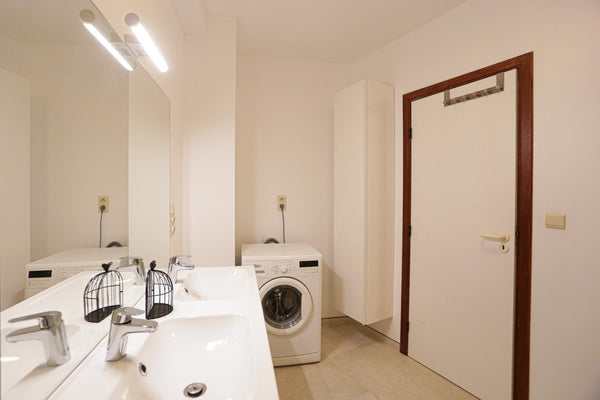 Vous voulez concilier le calme, confort, proximité et bonne affaire pour votre s  Two bedroom apartment near Molenbeek Swimming Pool Entire rental unit vacation rental 41864551
