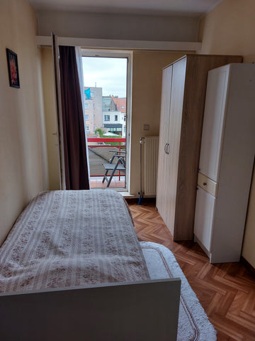 Apartment (2nd floor) Accessible by lift or stairs.<br />Small room with terrace Brussels, Belgium Small, maintained bedroom 1p. at 1080 Bxl. Private room in rental unit vacation rental 39457683