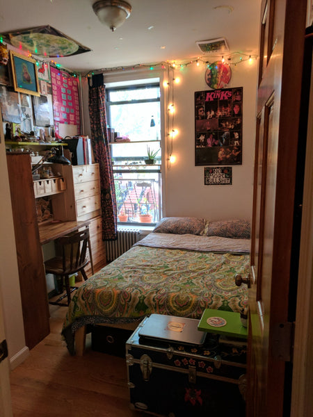 Two week summer sublet, July 2nd through 16th. One bedroom is available in our 3 New York, NY Rental unit in Brooklyn · 1 bedroom · 2 beds · 1 shared bath Private room in rental unit vacation rental 19587940