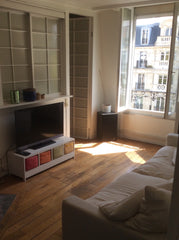 Enjoy a very charming and atypical flat on the last and 6 th floor without eleva Paris, France Charming flat with character(41ms) Entire rental unit vacation rental 12861965