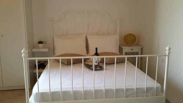 This cute little studio apartment has been recently renovated with alot of love   Cute studio in great location! Entire rental unit vacation rental 24695477