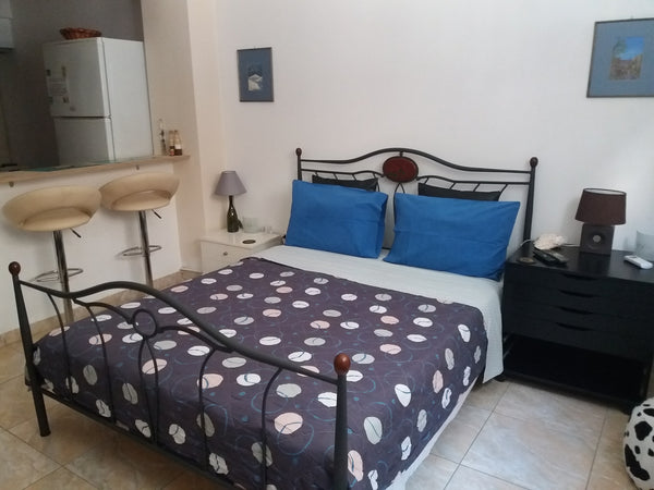 Comfortable,clean, nice flat, just inside in the heart of Athens!<br />3 minutes Greece Beutiful  apartment   in the center of Athens ! Entire rental unit vacation rental 21961391