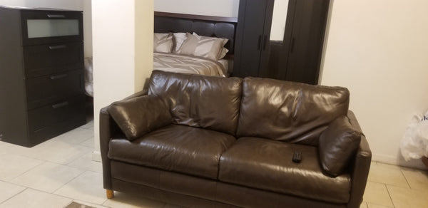 The  studio apartment is located in ground floor of the building with a private  New York, United States Rental unit in The Bronx · ★4.20 · 1 bedroom · 1 bed · 1 bath Entire rental unit vacation rental 35496842