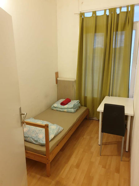 In dieser gemütlichen Unterkunft wirst eine tolle Zeit verbringen.  Single room next to city & Westbahnhof, metro U6 Private room in rental unit vacation rental 712356139526194402