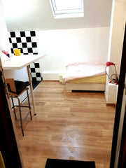 Nice and small(25m2), completetely new renovated and independent studio for shor Nantes, France Rent STUDIO(new), Etterbeek, Thieffry M.station Entire rental unit vacation rental 44510833