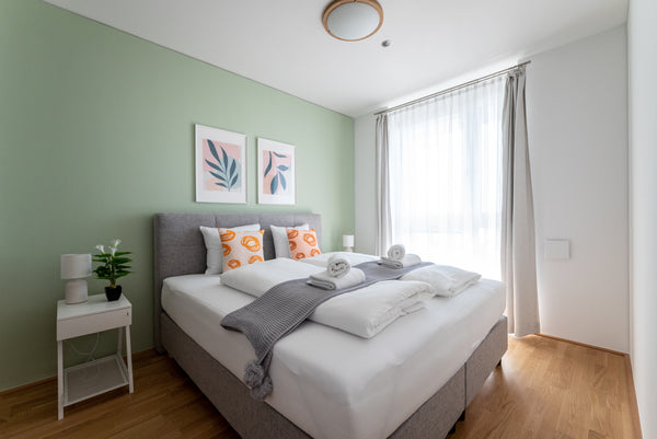 Our exclusive 1BR flat has an exceptional location next to the Danube river, jus Vienna, Austria Live in an exclusive 1BR flat with views of Danube Entire serviced apartment vacation rental 632418622058509884