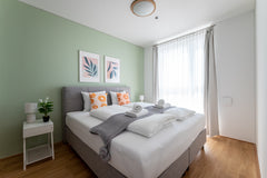Our exclusive 1BR flat has an exceptional location next to the Danube river, jus Vienna, Austria Live in an exclusive 1BR flat with views of Danube Entire serviced apartment vacation rental 632418622058509884