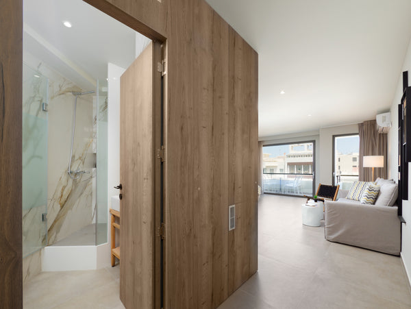 Spacious,  1BD apartment situated on the 3rd floor of a modern bulding at the he Athens, Greece Downtown Heraklion boutique apartment with balcony Entire rental unit vacation rental 50908322
