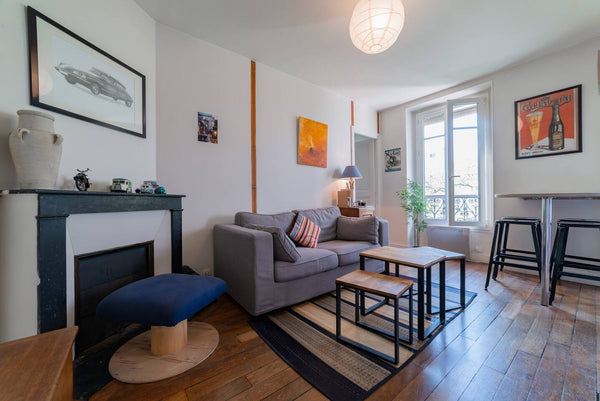 2 rooms apartment of 30m². It consists in a living room (sofa bed) with fully eq Paris, France Two rooms, bright and comfortable, Paris XV Entire rental unit vacation rental 18648474