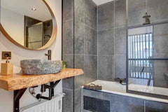 Een optimaal ingedeelde en mooi ingerichte studio op het theaterplein. Alles is  Antwerp, Belgium Great located studio in Antwerp city Entire condo vacation rental 571141023768780128